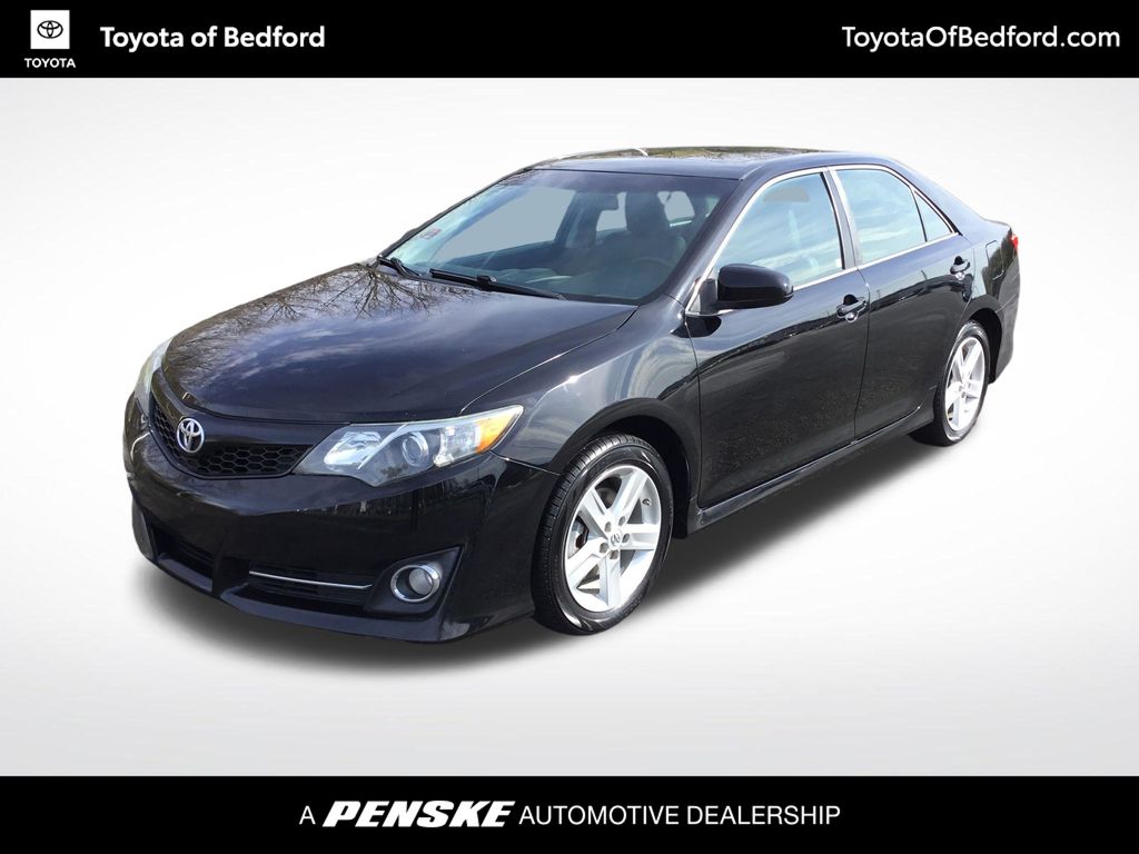 2014 Toyota Camry SE -
                  Bedford, OH