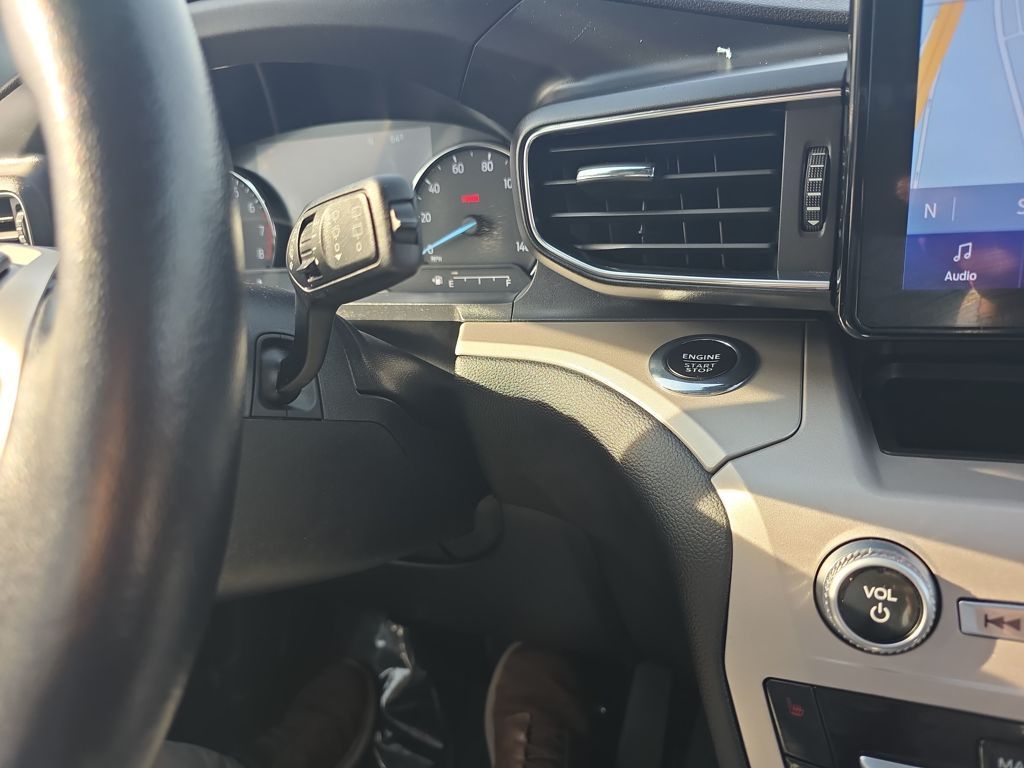 Certified Used 2023 Black Ford XLT image 29