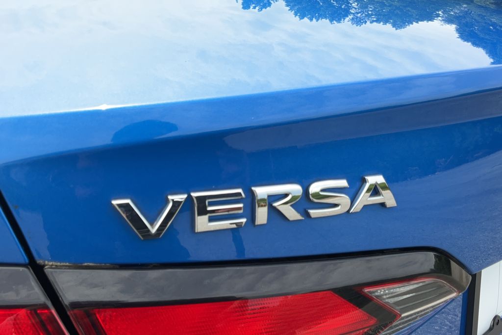 Used 2021 Nissan Versa 1.6 SV 4D Sedan