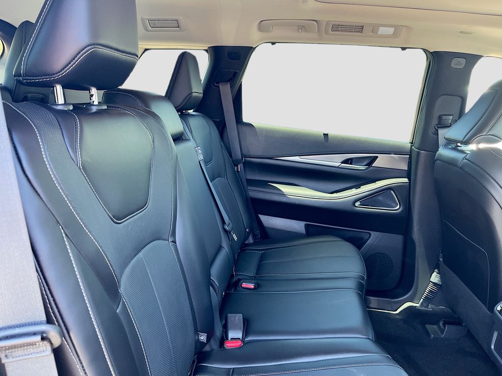 Used 2025 Gray INFINITI LUXE image 29