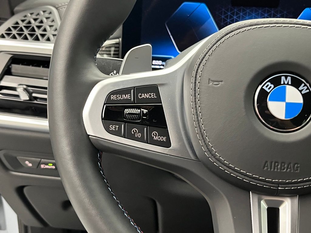 2025 BMW X5 M60i 12