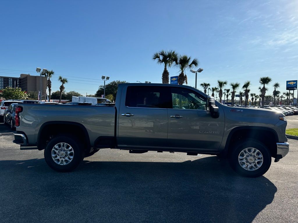 2025 Chevrolet Silverado 2500HD LTZ 9