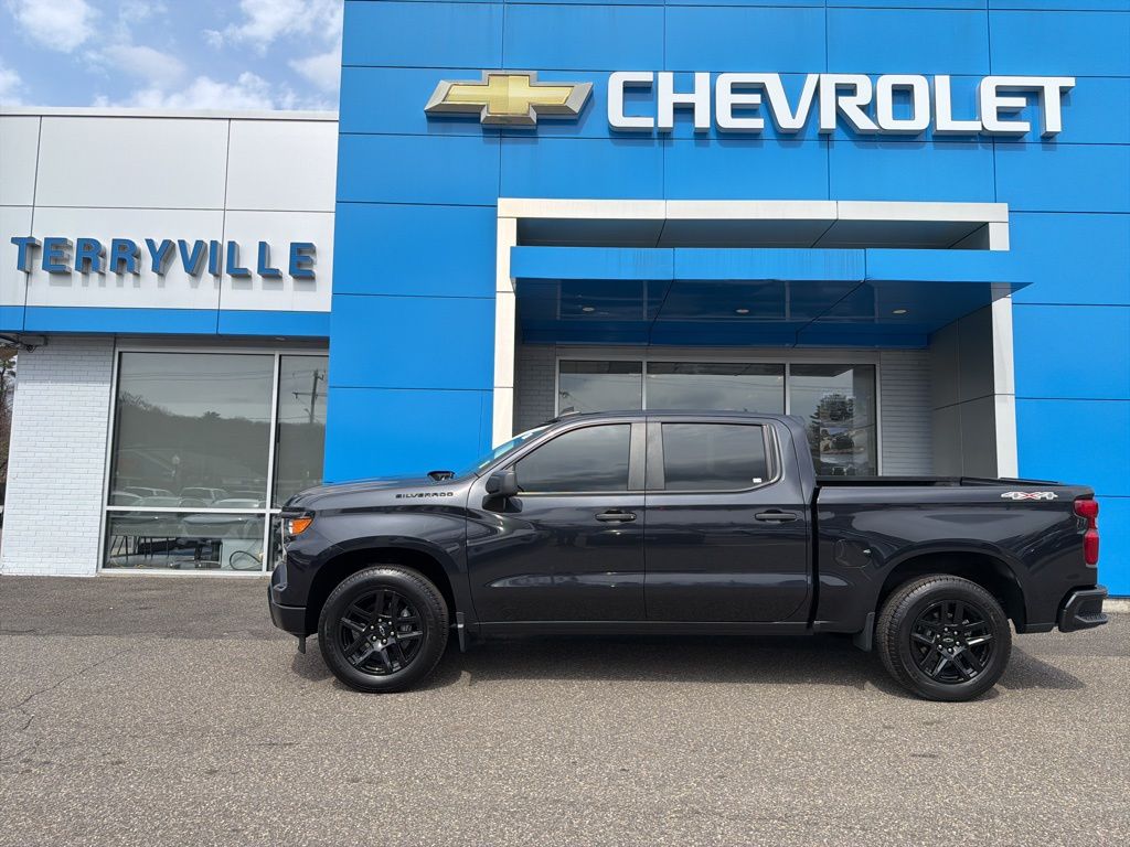 Dark Ash Metallic 2023 Chevrolet Silverado 1500 Custom Crew Cab 4WD Pickup Truck Four-Wheel Drive 8-Speed Automatic