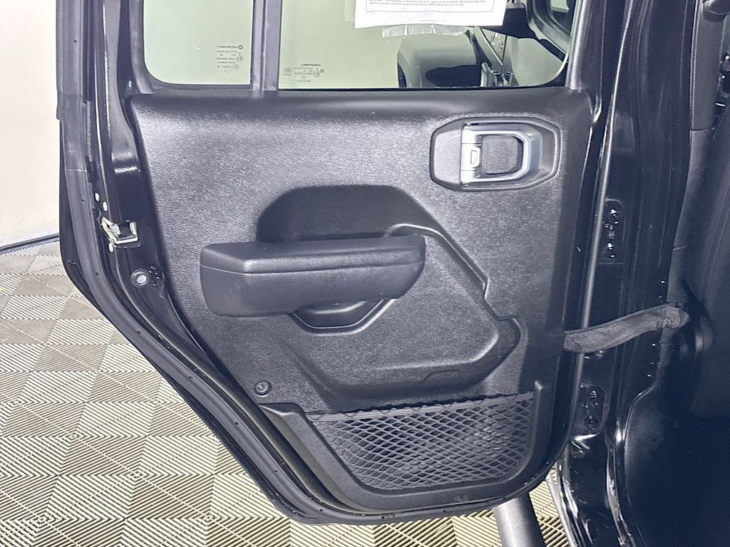 2022 Jeep Gladiator Sport