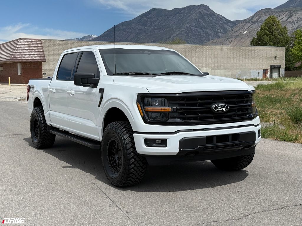 Oxford White 2025 Ford F-150 XLT SuperCrew 4WD Pickup Truck Four-Wheel Drive Automatic