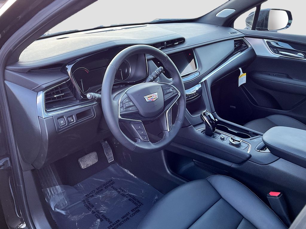 Used 2025 Black Cadillac Premium Luxury image 9