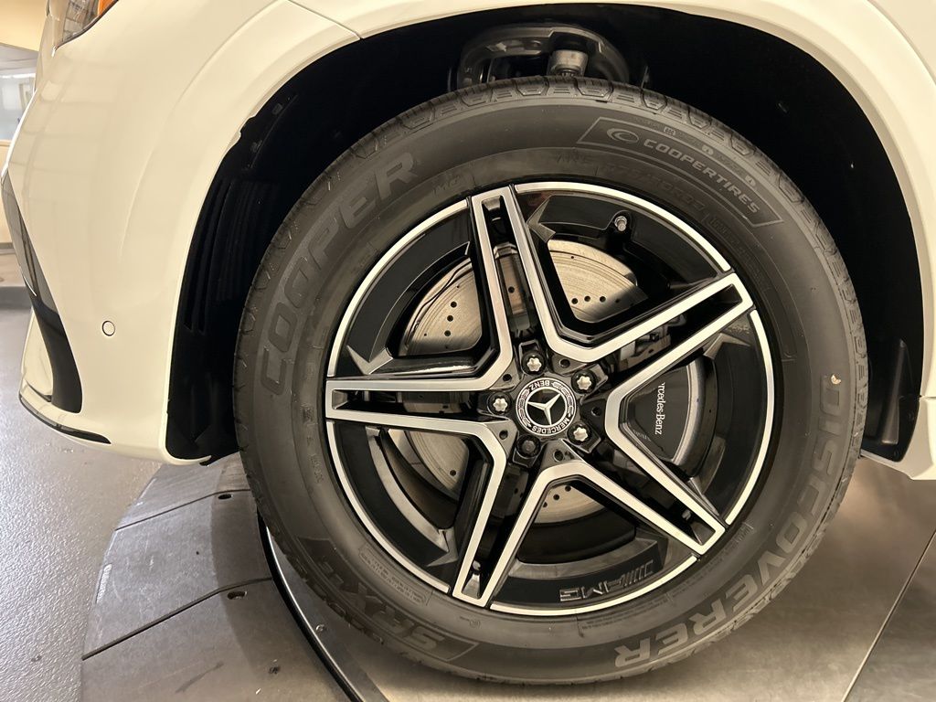 Thumbnail: 2025 Mercedes-Benz GLE - 10