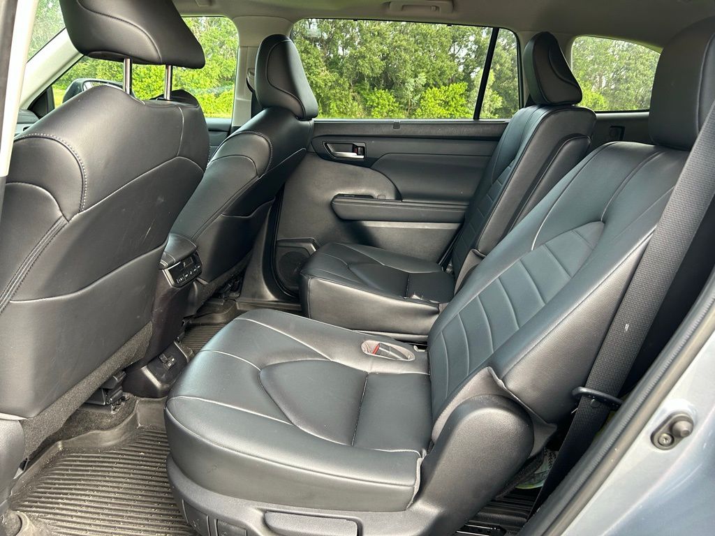 2023 Toyota Highlander XLE 14