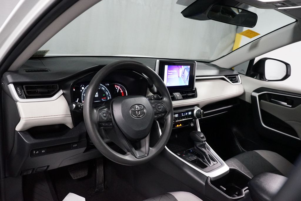 Thumbnail: 2024 Toyota RAV4 - 11