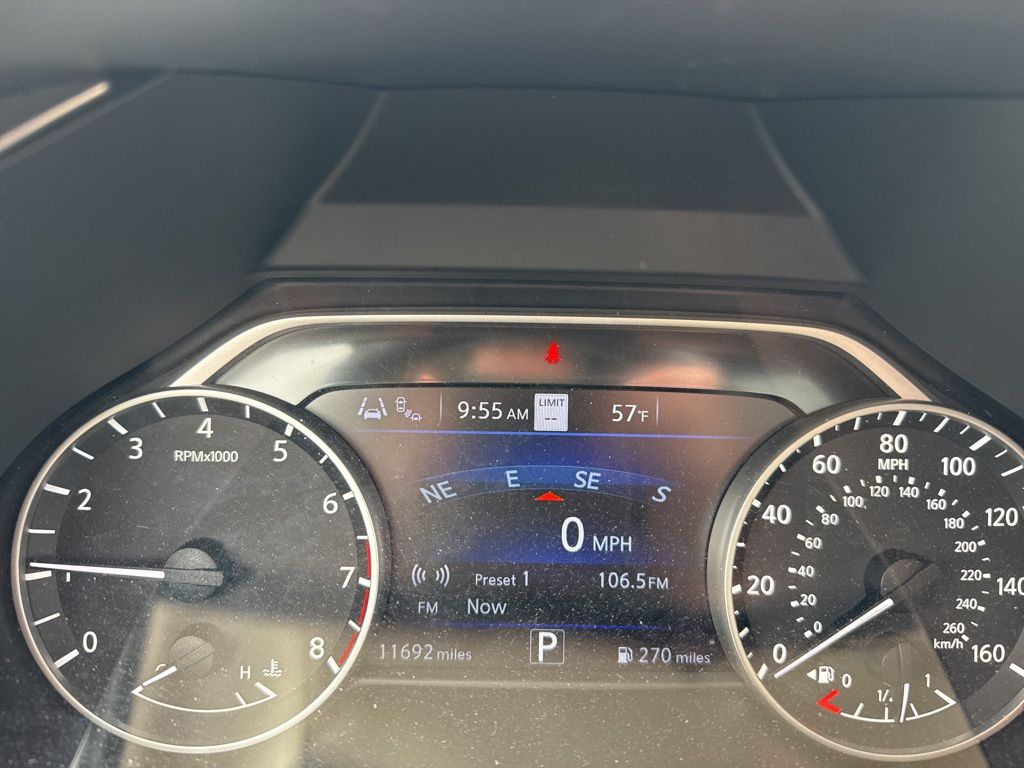 Used 2023 White Nissan Platinum image 13