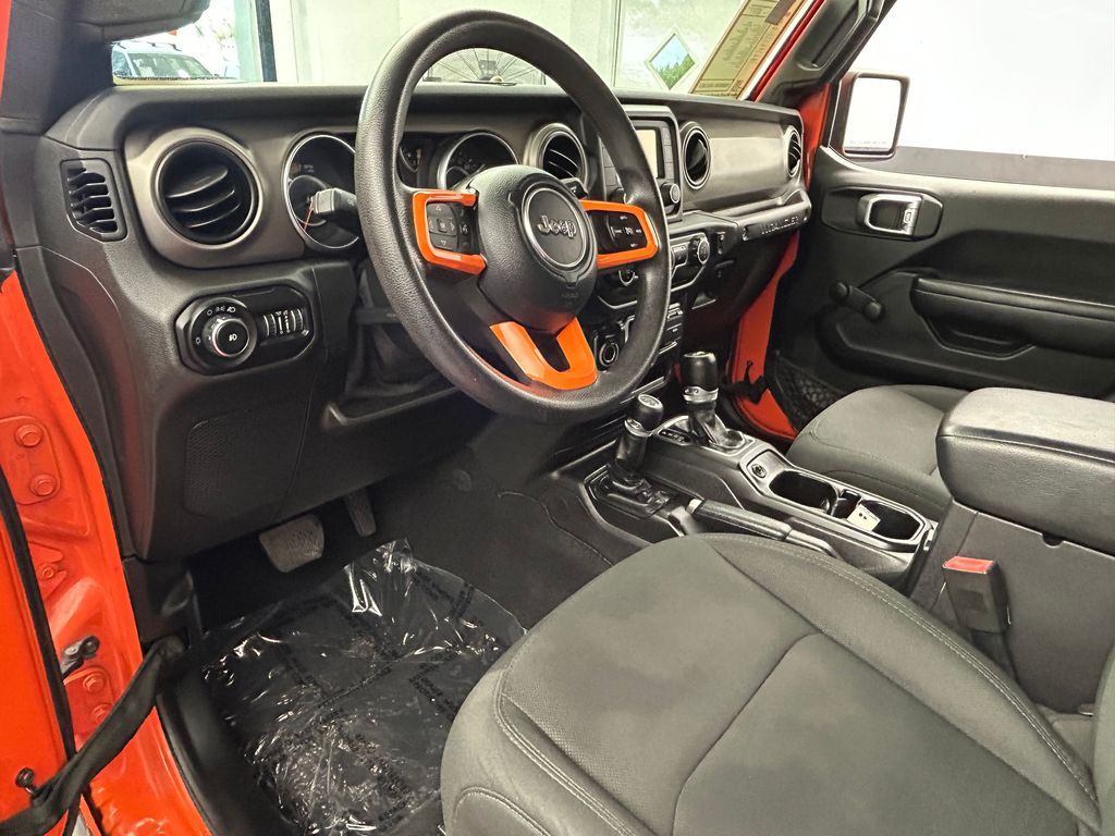 Used 2018 Punkn Metallic Clearcoat Jeep Unlimited Sport image 39