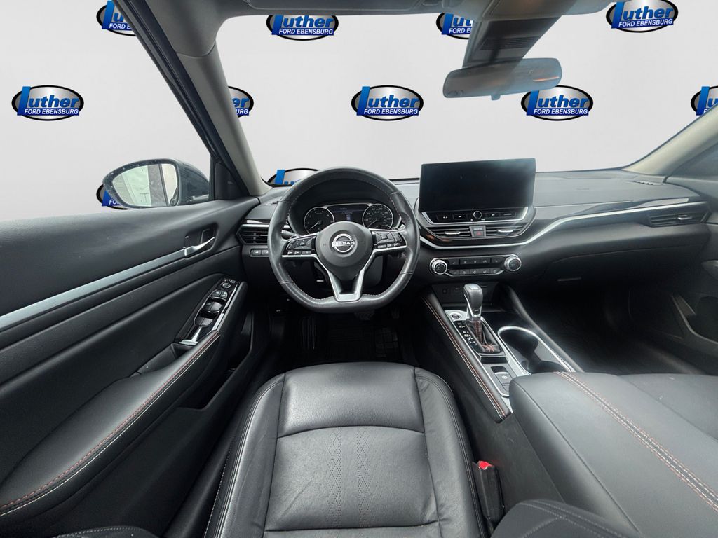 2024 Nissan Altima 2.5 SR Black at Bob Ruth Ford