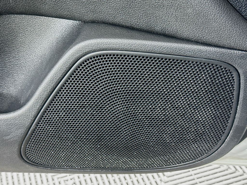 Thumbnail: 2018 Kia Stinger - 18