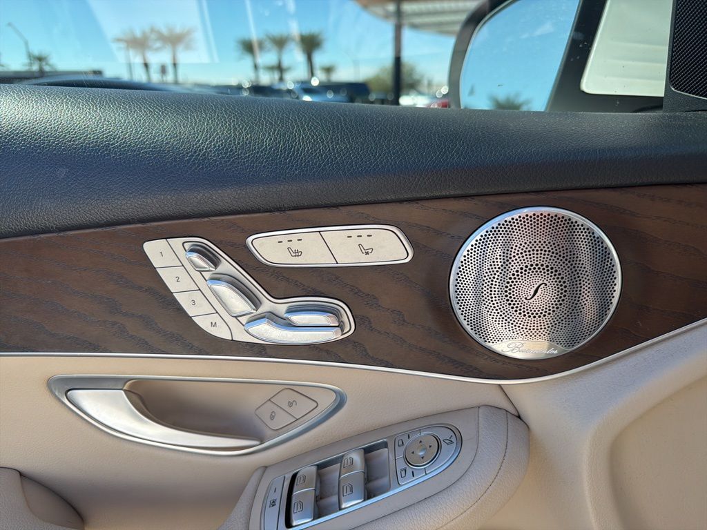 Thumbnail: 2019 Mercedes-Benz GLC - 11