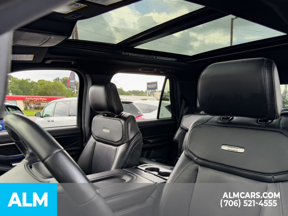 Used 2025 Black Metallic Ford Platinum image 9