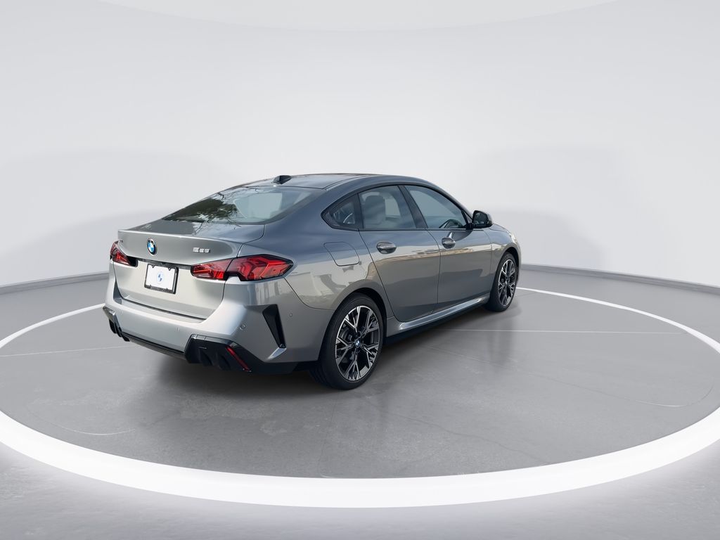 Thumbnail: 2025 BMW 2 Series - 8