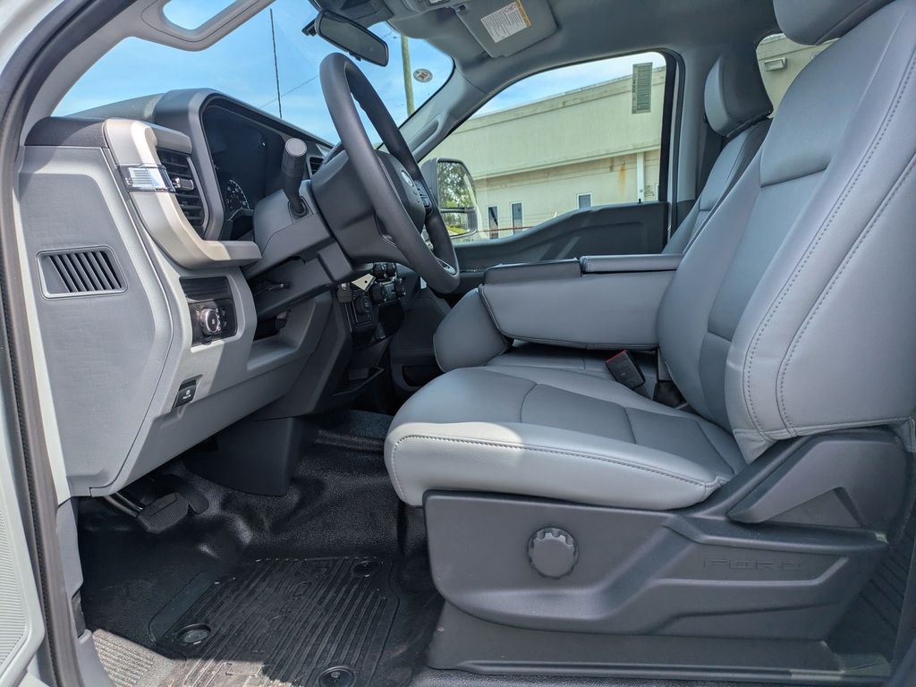 2026 Ford F-350 Chassis XL