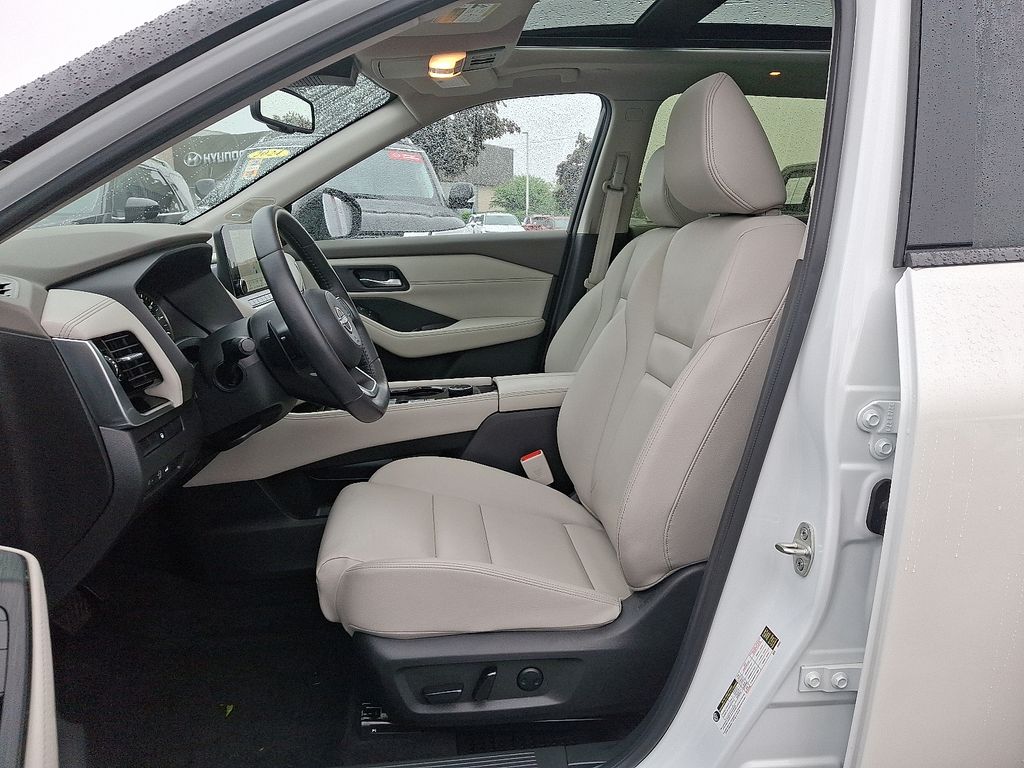 2023 Nissan Rogue SL 14