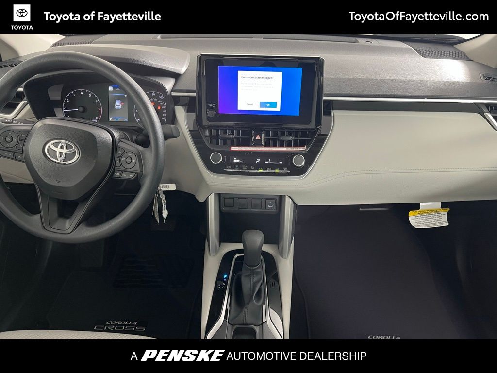 2025 Toyota Corolla Cross L 13