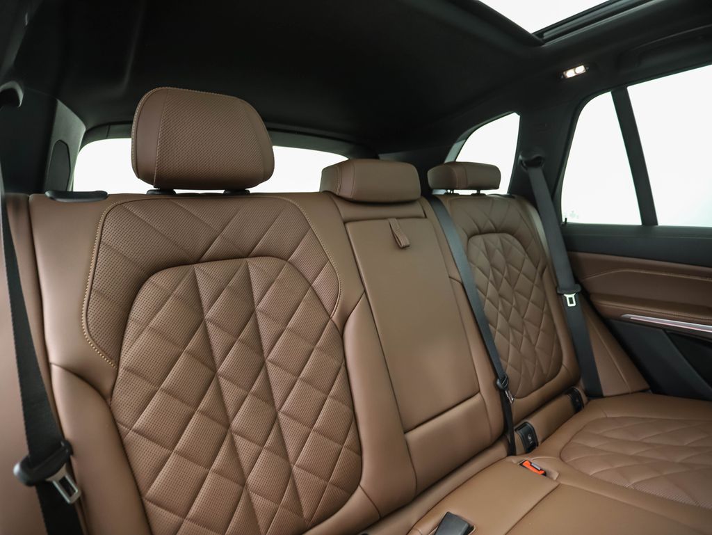Thumbnail: 2023 BMW X5 - 28