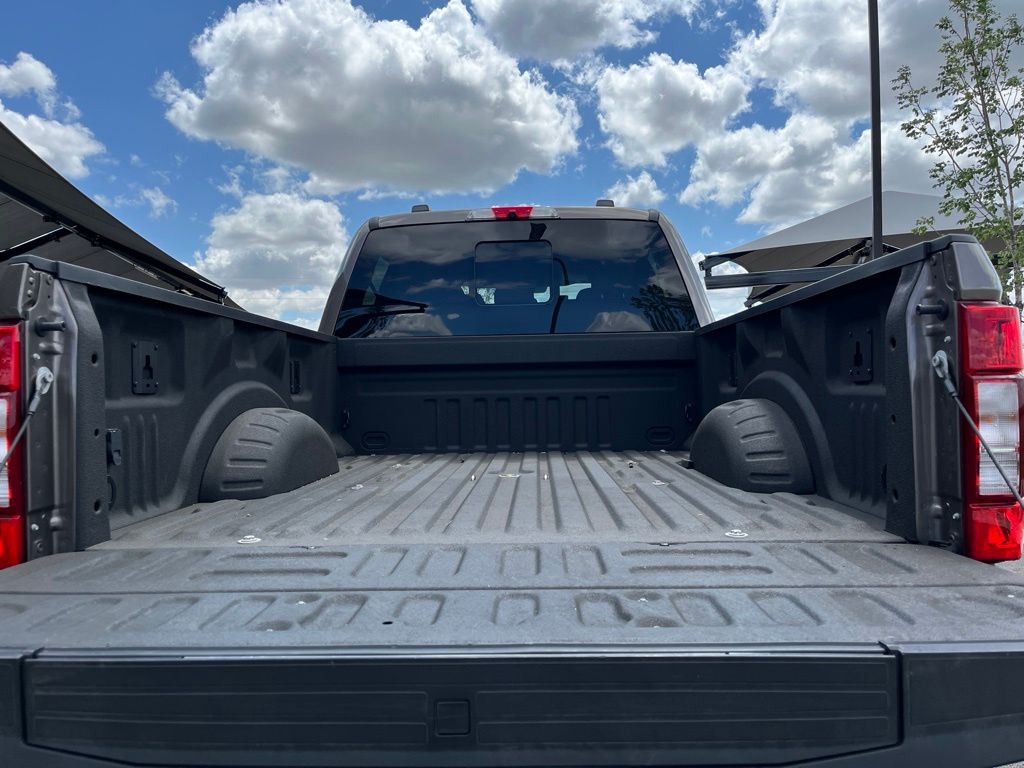 Thumbnail: 2022 Ford Econoline - 8