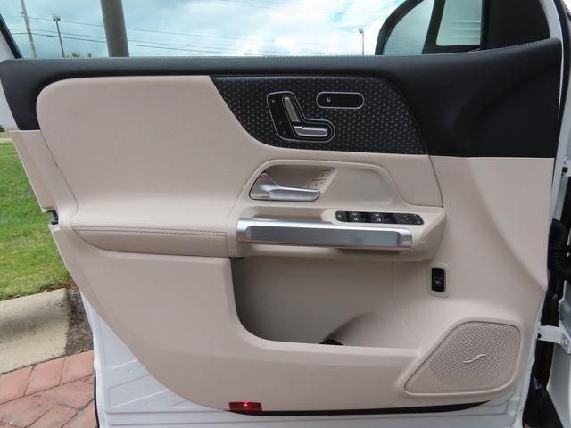 Thumbnail: 2025 Mercedes-Benz GLB - 15