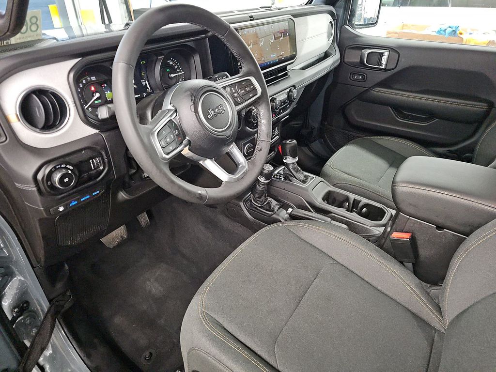 2025 Anvil Clear Coat Jeep Wrangler Sahara 4xe 4X4 SUV