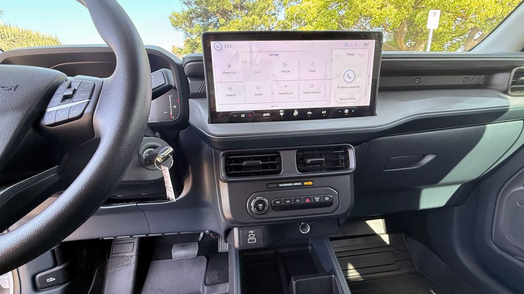 Used 2025 Ford Maverick XL 4D Crew Cab