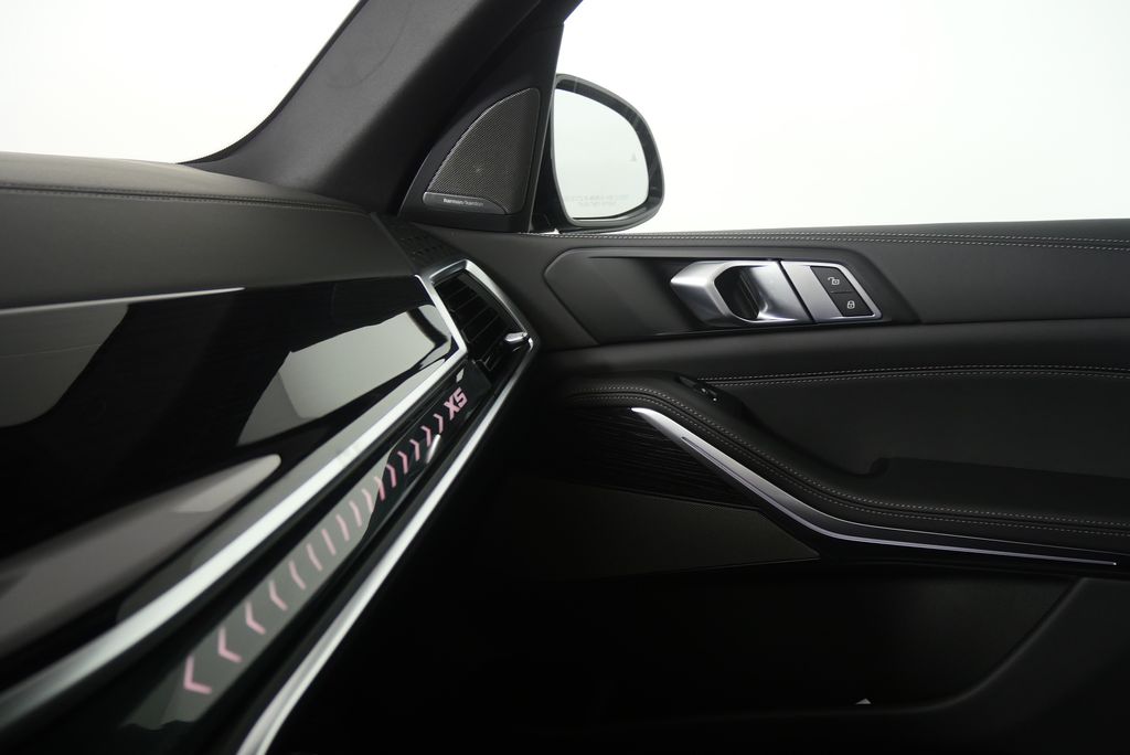 Thumbnail: 2026 BMW X5 - 24