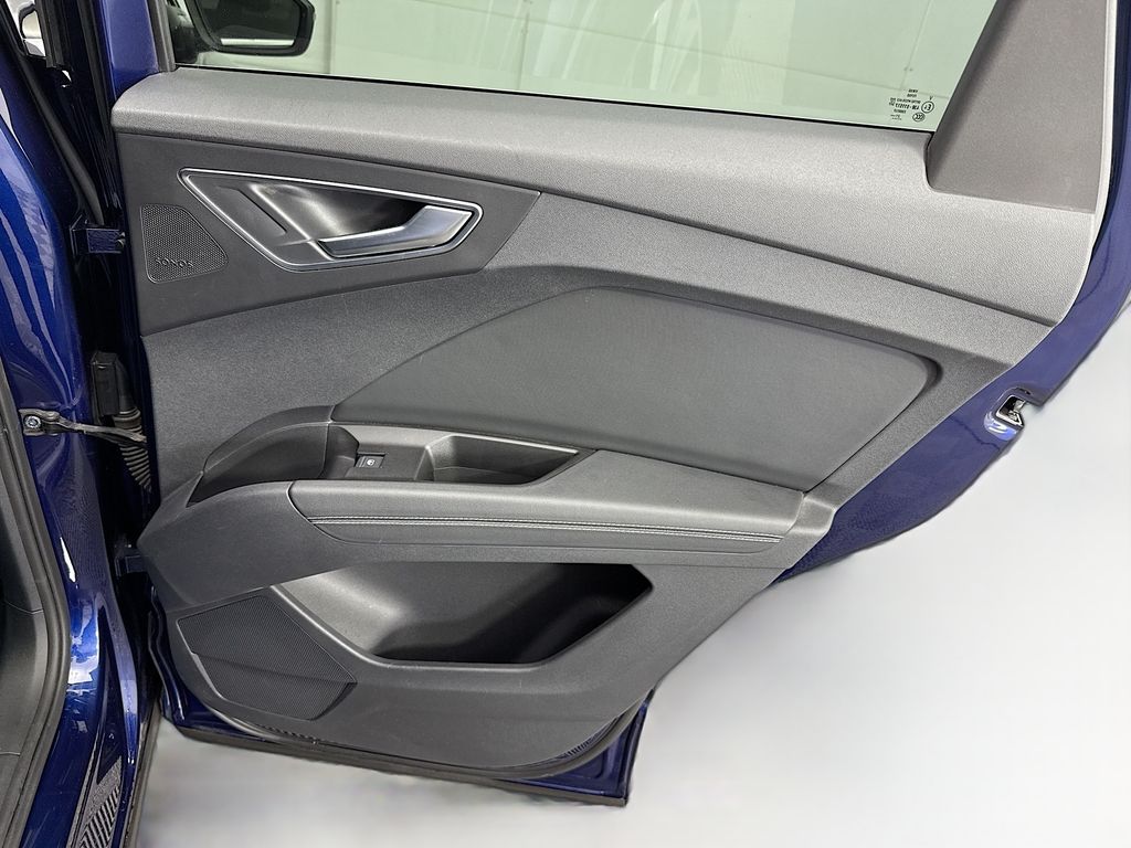 Thumbnail: 2023 Audi Q4 e-tron - 26