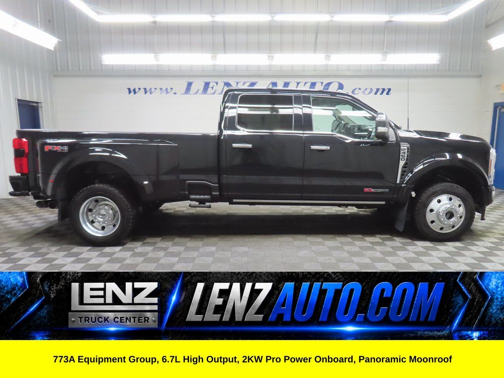 Agate Black Metallic 2025 Ford F-450 Super Duty Pickup Truck Four-Wheel Drive Automatic