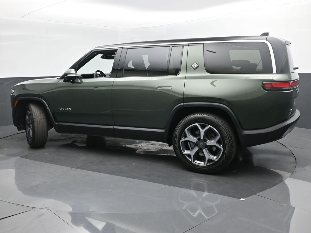 2024 Rivian R1S Adventure