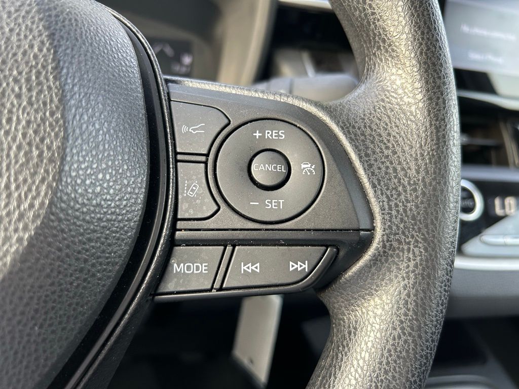 2022 Toyota Corolla LE 18