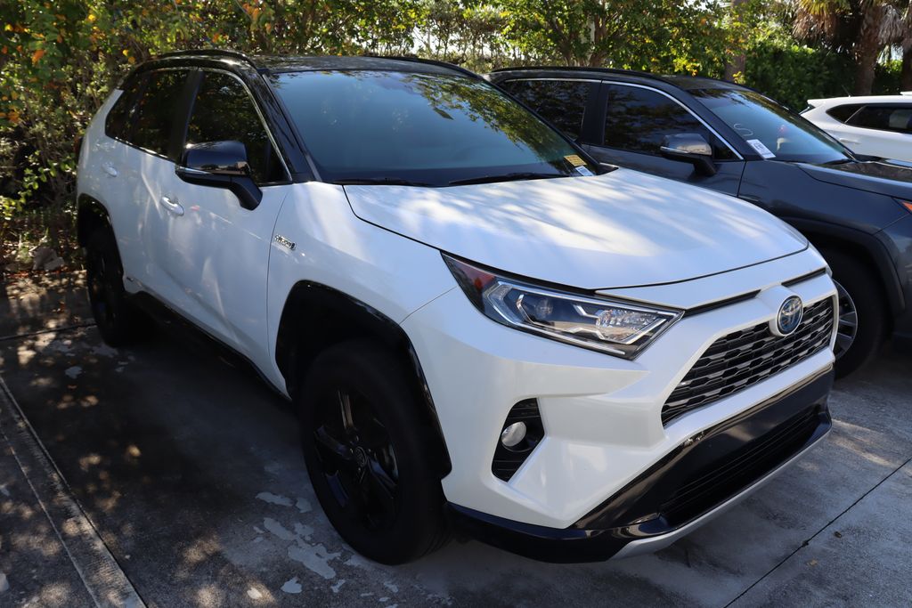Thumbnail: 2021 Toyota RAV4 - 6
