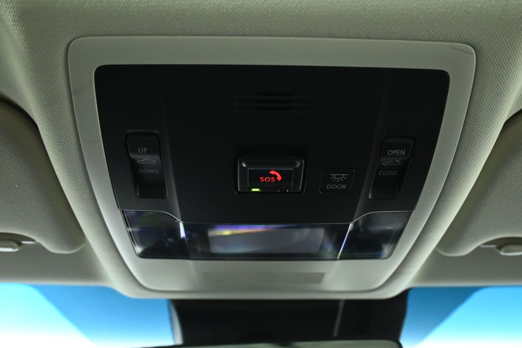 Thumbnail: 2020 Lexus ES - 21