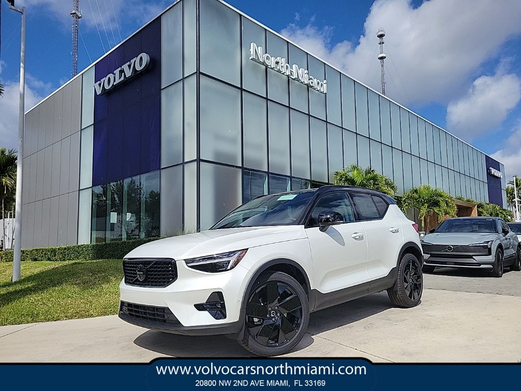 2026 Volvo XC40 Ultra Black Edition