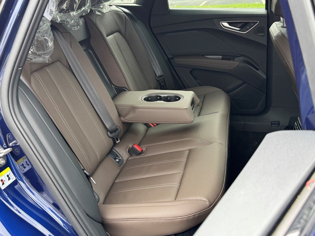 2025 Audi Q4 e-tron  11