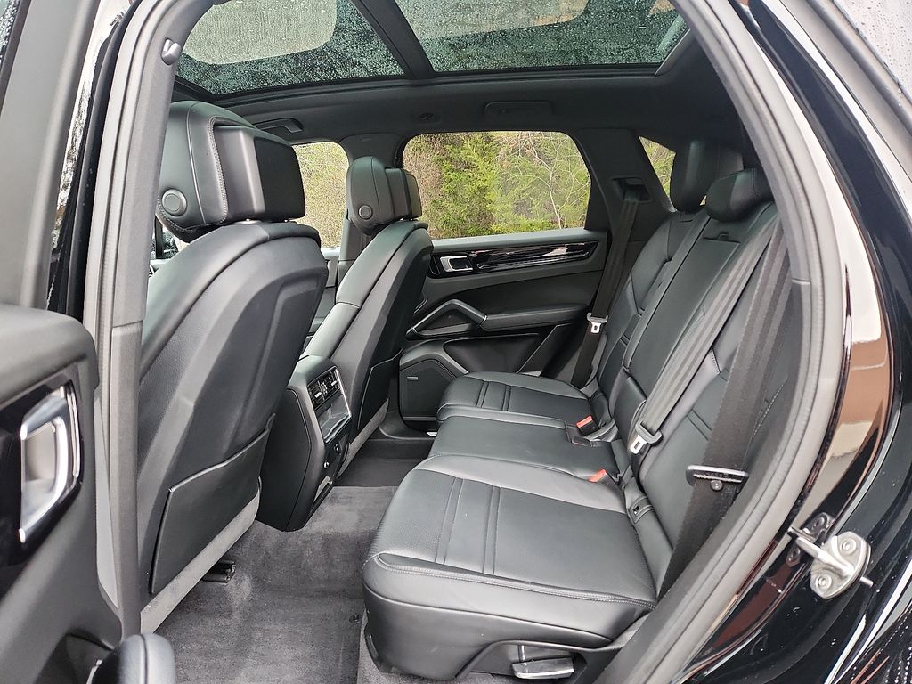 Thumbnail: 2021 Porsche Cayenne - 10