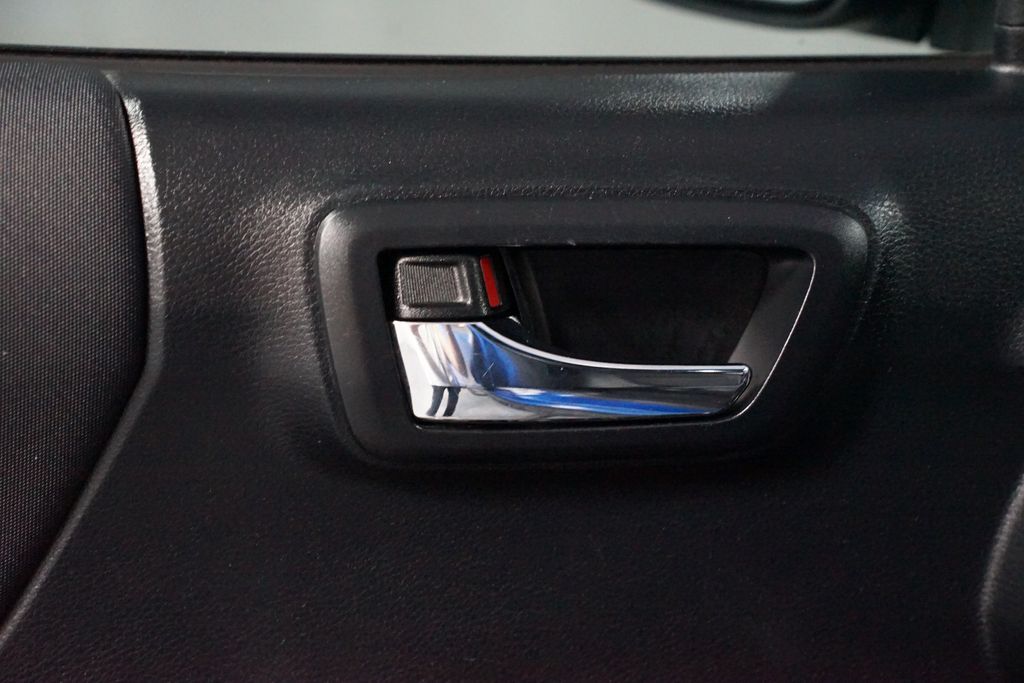 Thumbnail: 2016 Toyota Tacoma - 29