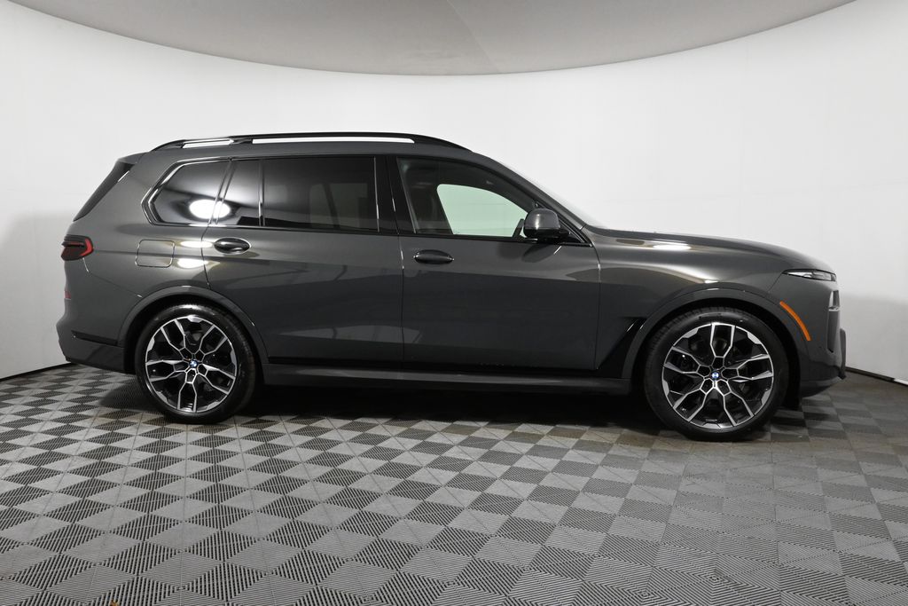 Thumbnail: 2026 BMW X7 - 8
