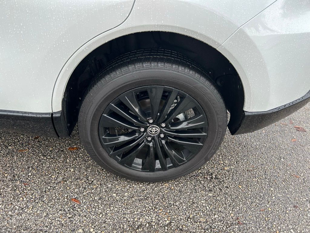 2024 Toyota Venza Nightshade Edition 9