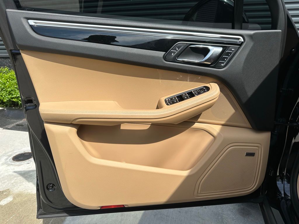 Thumbnail: 2018 Porsche Macan - 14