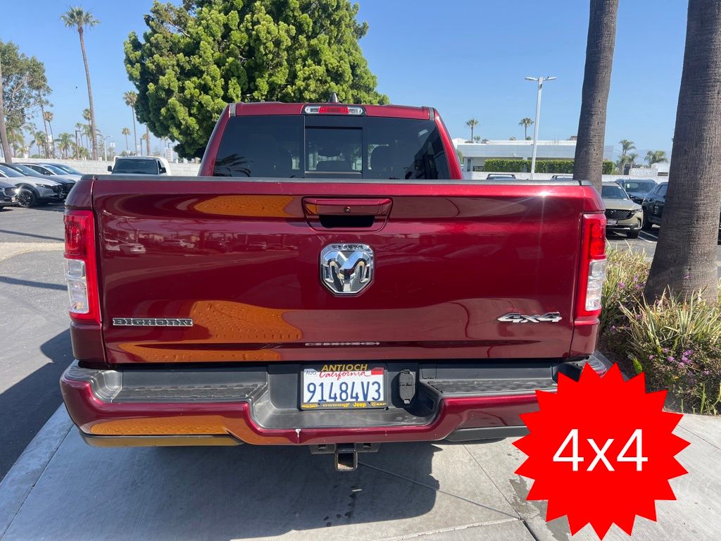 View vehicle photo 4