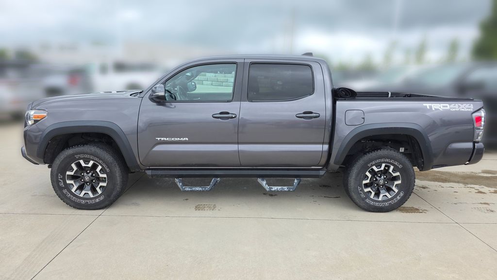 Used 2020 Toyota Tacoma TRD Off Road with VIN 5TFCZ5AN6LX231278 for sale in Kansas City