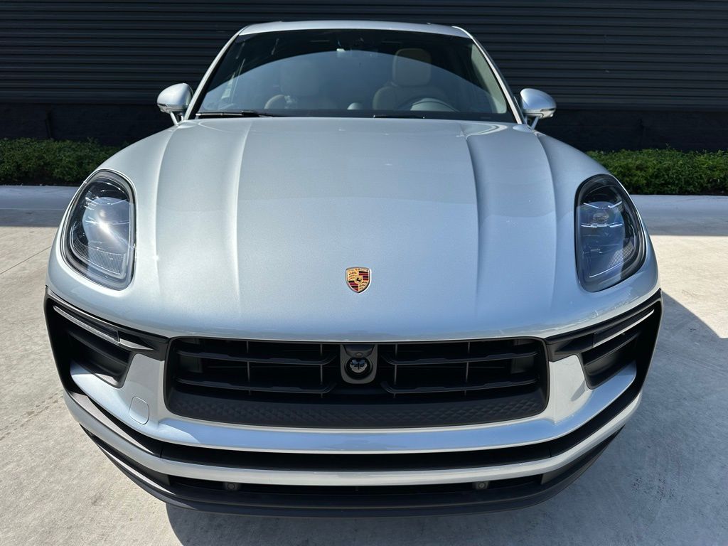 Thumbnail: 2025 Porsche Macan - 7