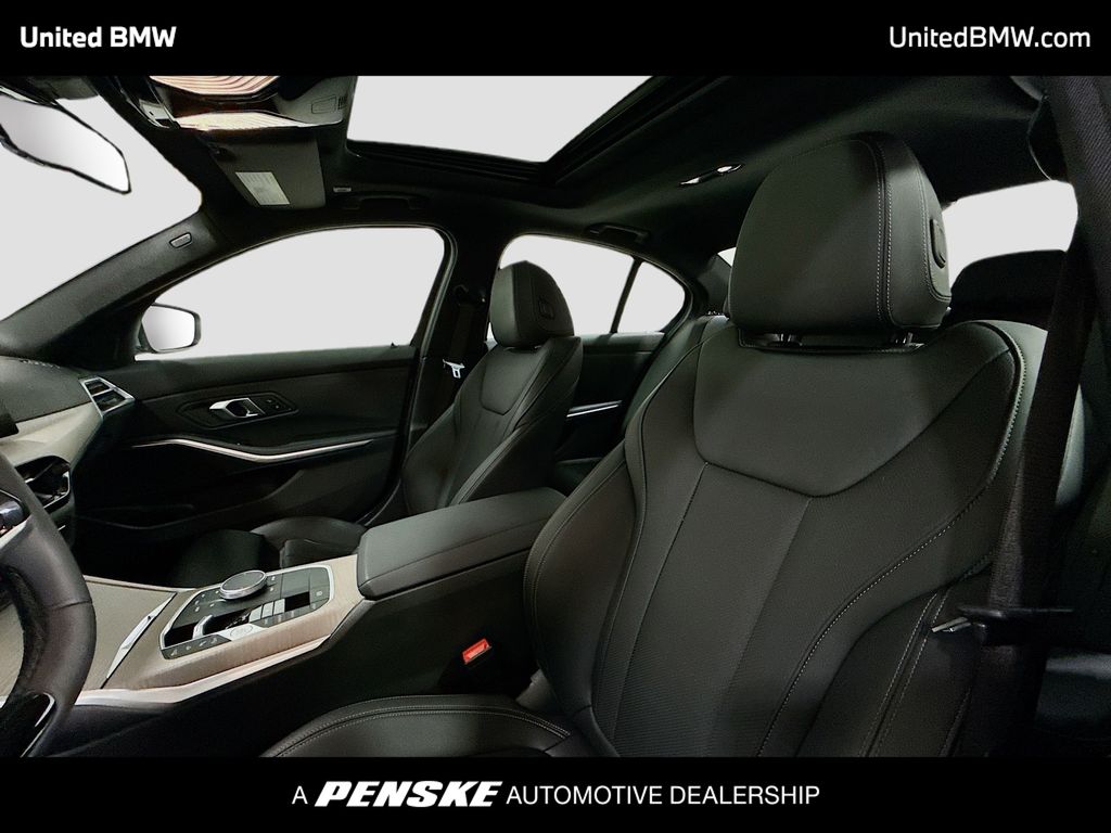 Thumbnail: 2025 BMW 3 Series - 5