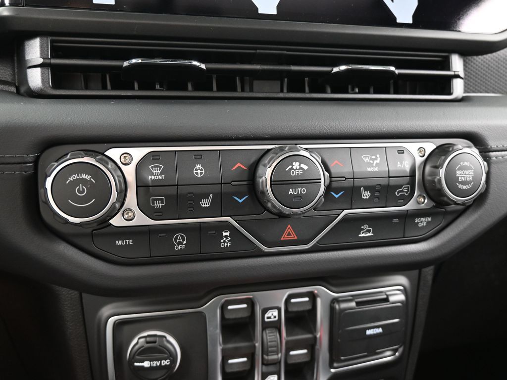 New 2026 Reign Jeep Rubicon image 20