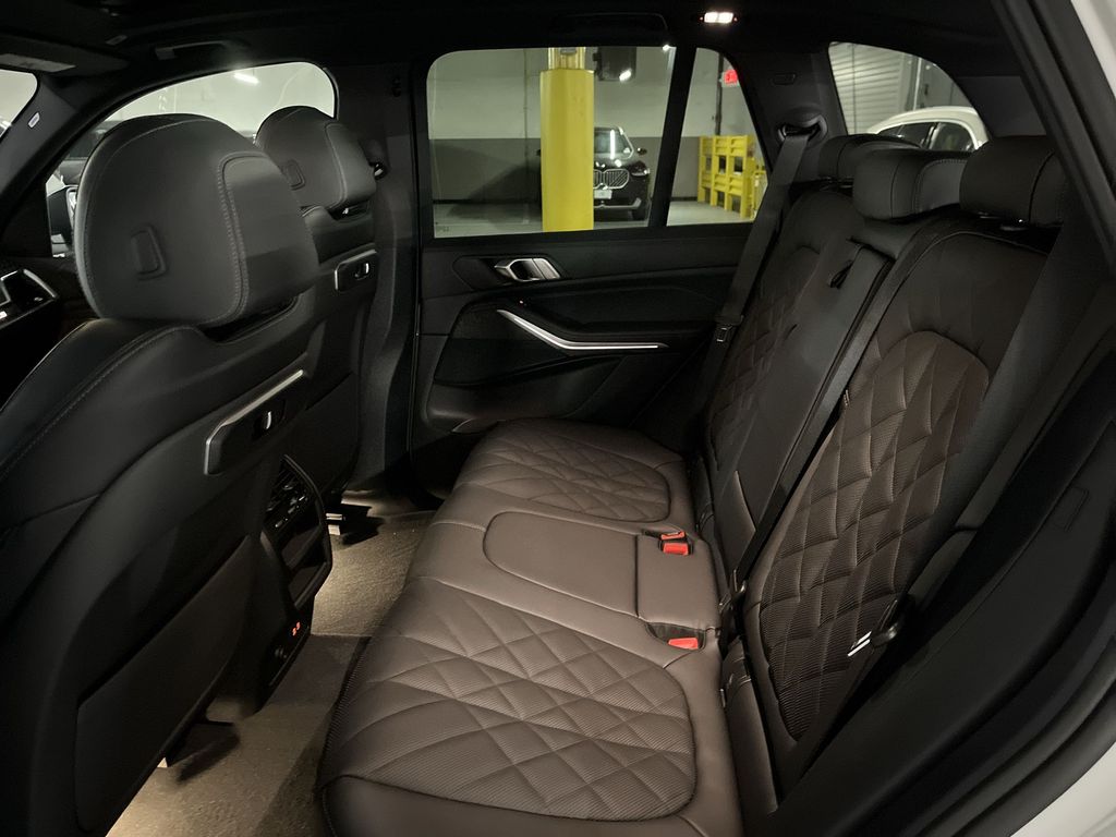 Thumbnail: 2026 BMW X5 - 23