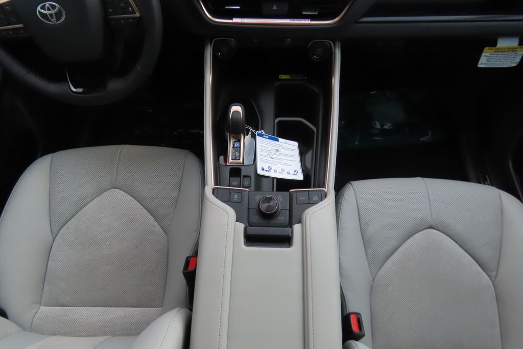 Thumbnail: 2026 Toyota Grand Highlander - 16