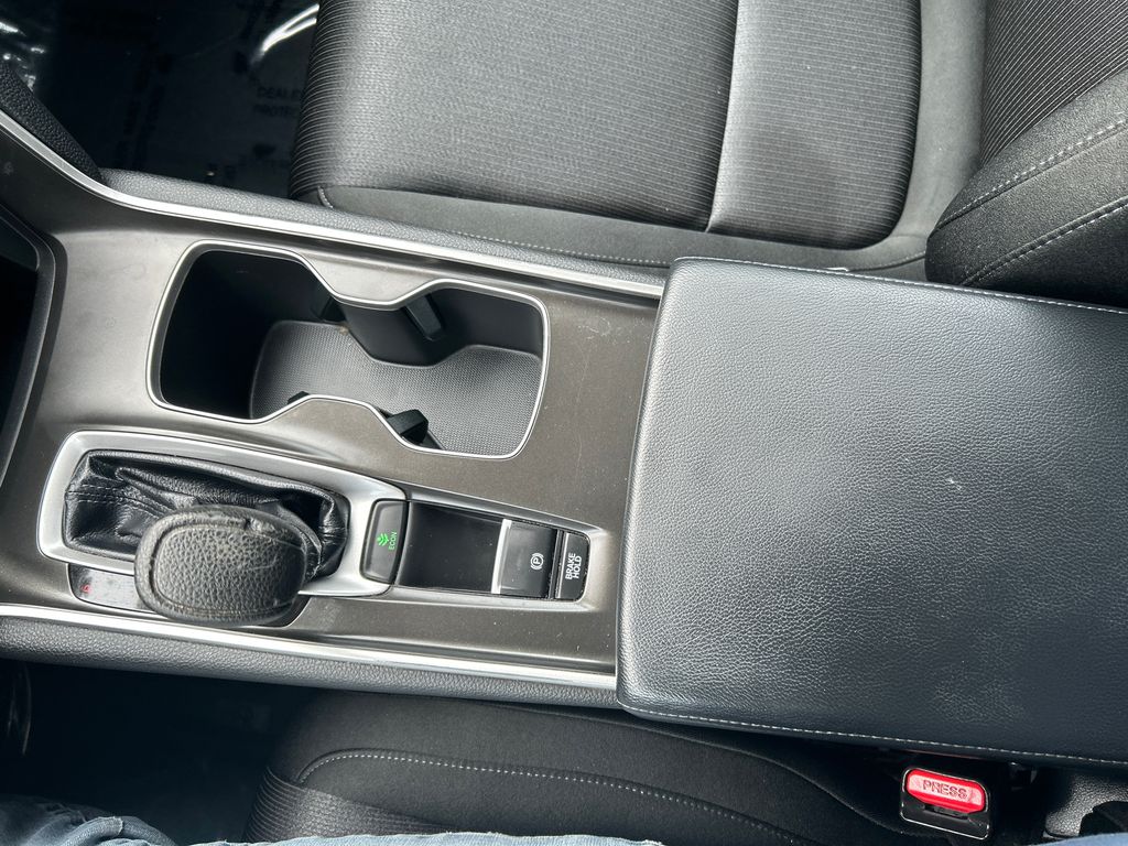 2018 Honda Accord LX 21